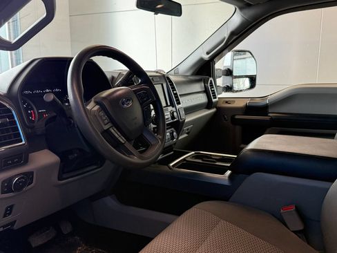 Used 2017 Ford F350 XLT AWD/4WD image 14