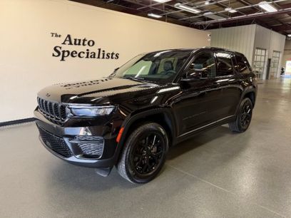 Used 2025 Jeep Grand Cherokee Altitude
