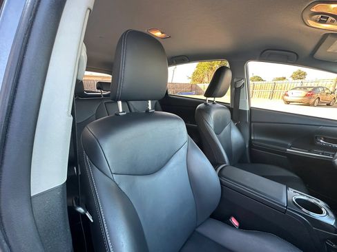 Used 2015 Toyota Prius V Four FWD image 19
