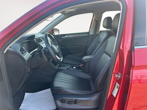 Used 2022 Volkswagen Tiguan SE image 10