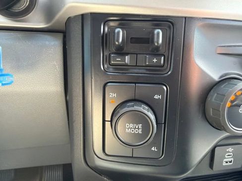 Used 2024 Ford F550 4x4 Crew Cab Super Duty image 29