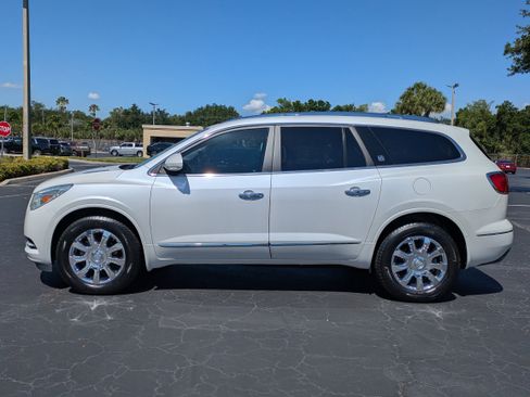 Used 2017 Buick Enclave Leather FWD image 3