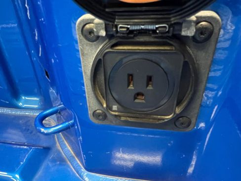 Used 2025 Chevrolet Silverado 1500 LT image 18