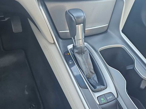 Certified 2018 Honda Accord Touring image 21