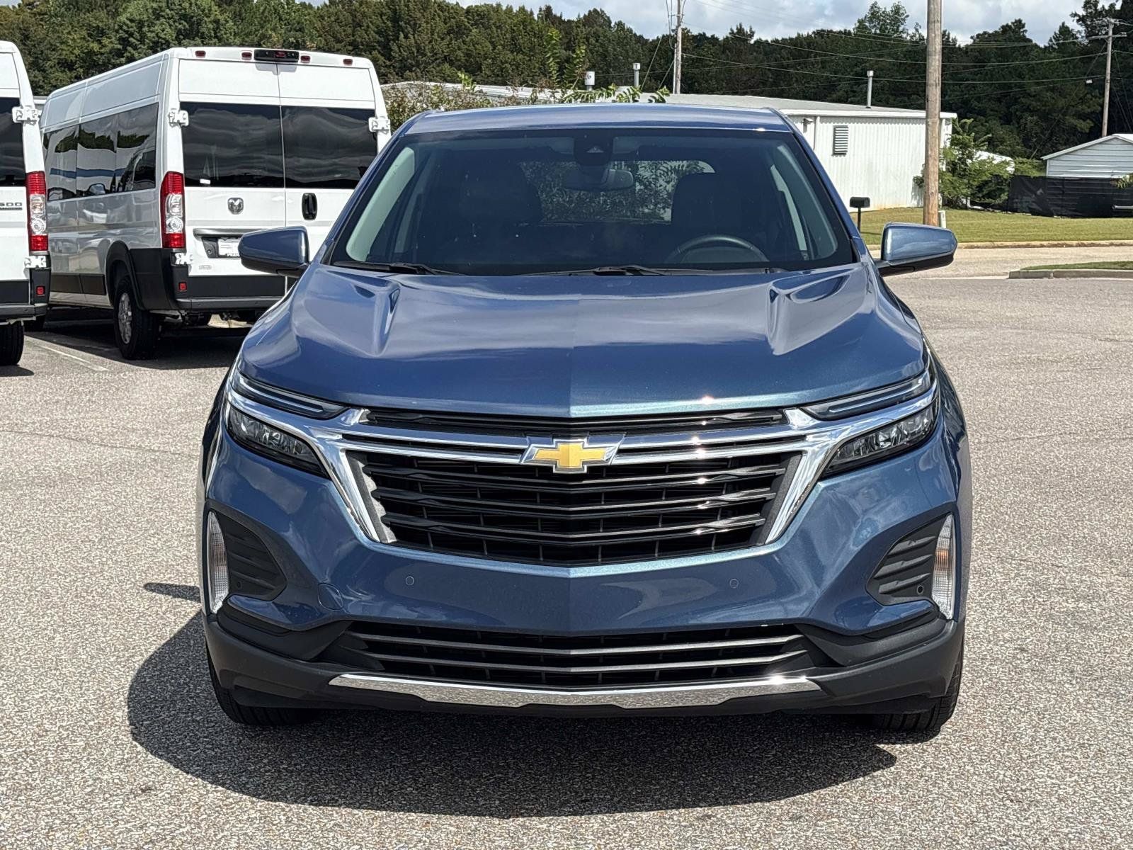 Used 2024 Chevrolet Equinox LT FWD image 2