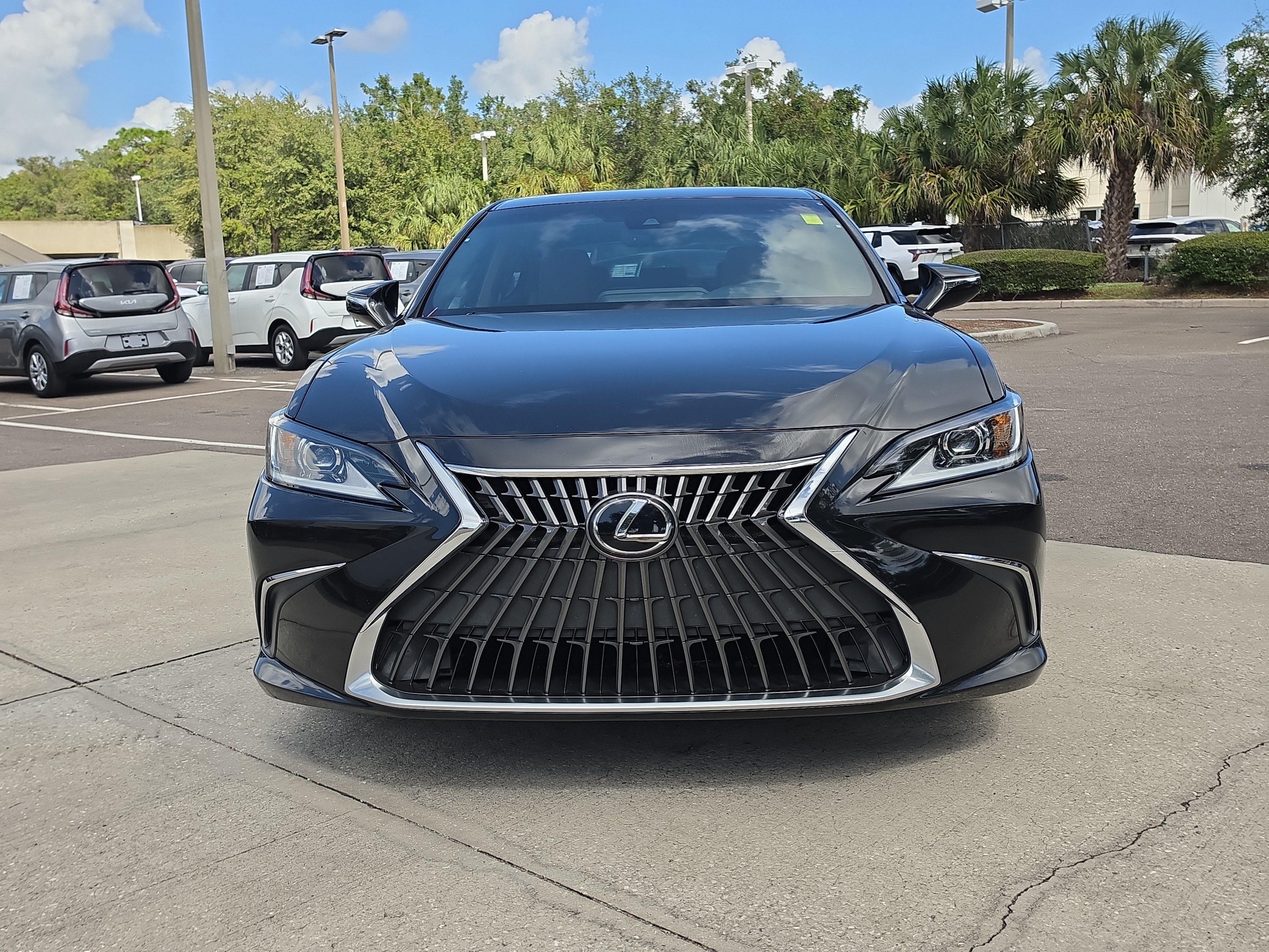 Used 2023 Lexus ES 350 w/ Accessory Package (Z2) FWD image 3