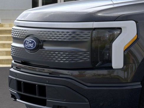 New 2025 Ford F150 Lightning Flash AWD/4WD image 17