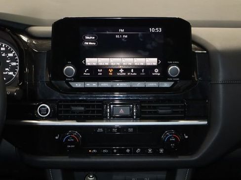 Used 2024 Nissan Pathfinder SV image 31