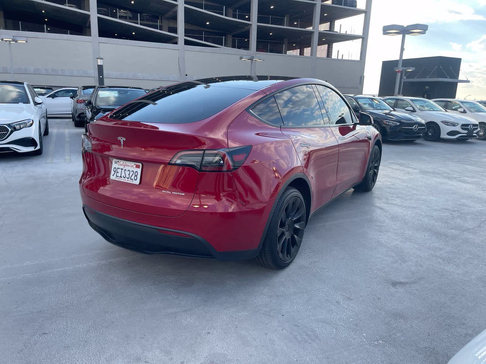 Used 2023 Tesla Model Y Long Range AWD/4WD image 3