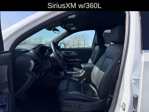 Used 2023 Chevrolet Traverse LT image 8