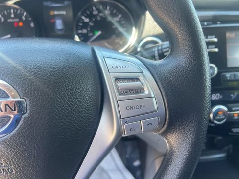 Used 2016 Nissan Rogue SV AWD/4WD image 25