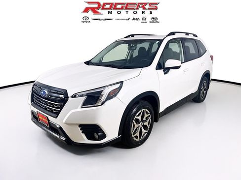 Certified 2023 Subaru Forester Premium AWD/4WD image 3