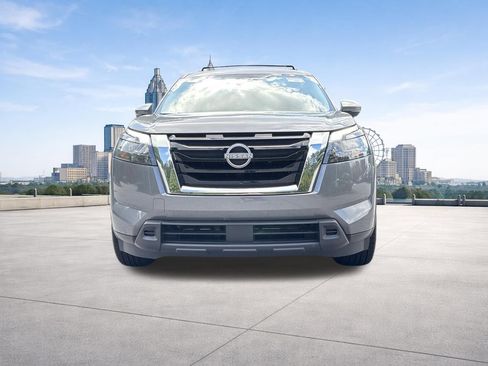 Certified 2025 Nissan Pathfinder SV w/ SV Premium Package FWD image 28