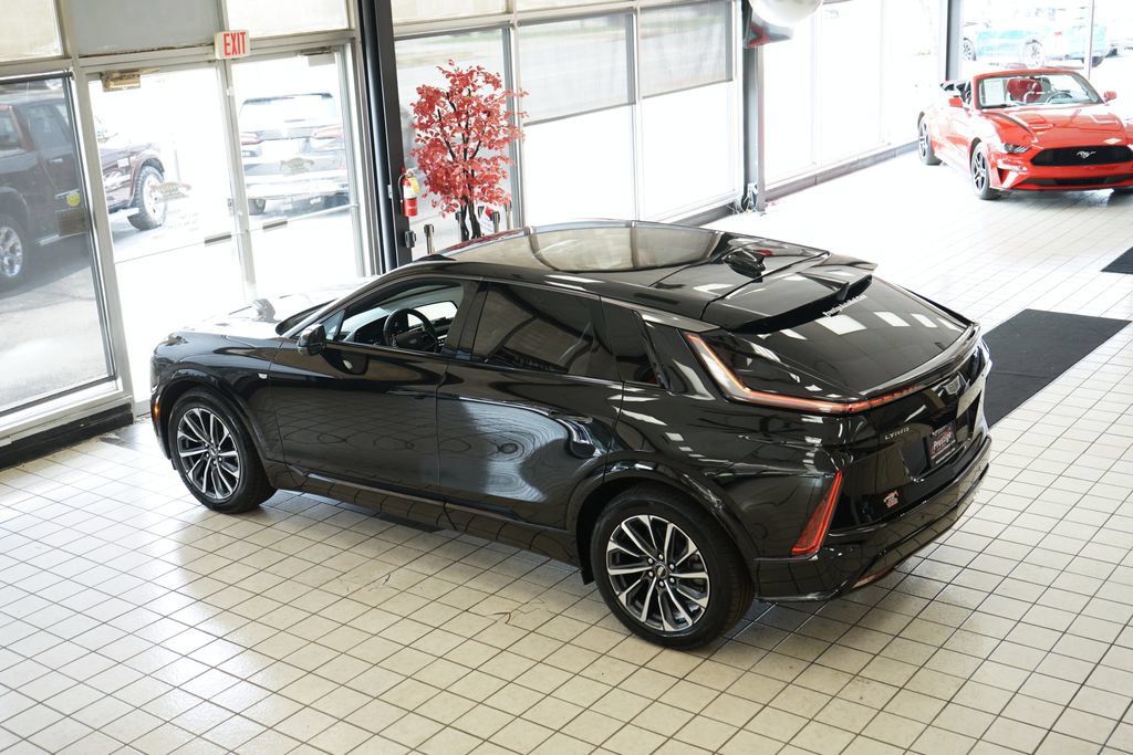 Used 2024 Cadillac Lyriq Sport w/ LPO, Floor Liner Package AWD/4WD image 67