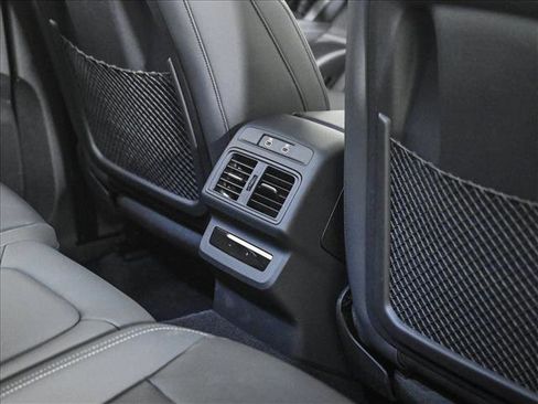 Used 2025 Audi Q5 Premium Plus w/ Premium Plus image 18