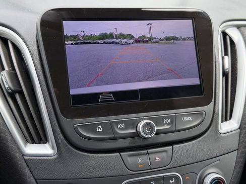Used 2025 Chevrolet Malibu LT FWD image 24