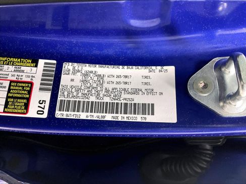 Certified 2025 Toyota Tacoma TRD Off-Road image 36