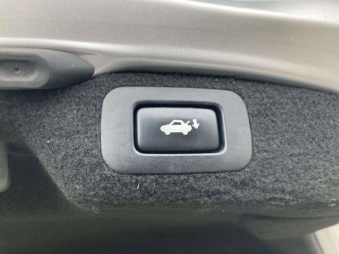 Used 2013 Lexus LS 460 Base image 15