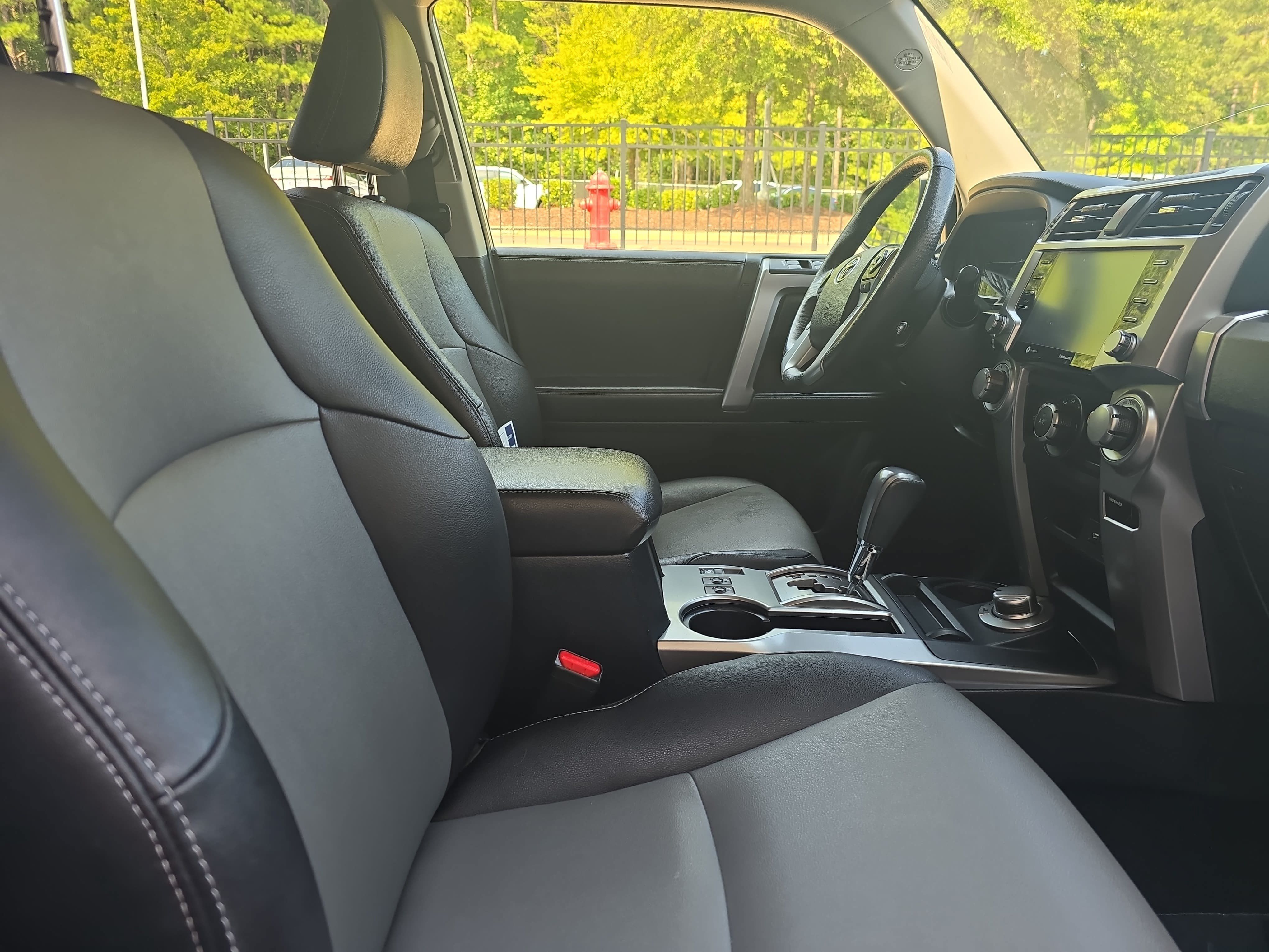 Used 2022 Toyota 4Runner SR5 Premium w/ Moonroof Package AWD/4WD image 10