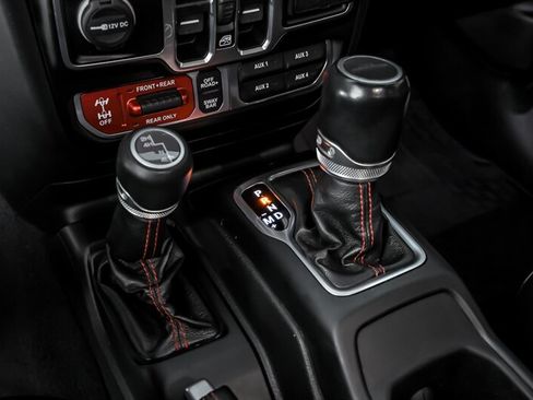 Used 2020 Jeep Gladiator Rubicon AWD/4WD image 30