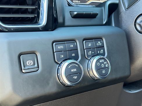 Used 2024 GMC Sierra 1500 Denali w/ Technology Package image 32