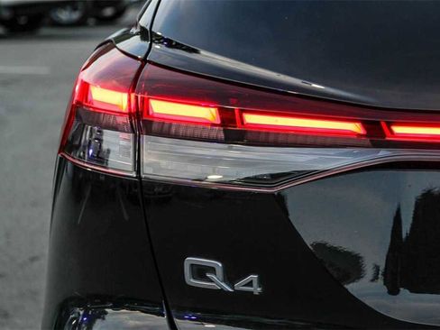 Used 2023 Audi Q4 e-tron Premium Plus image 11