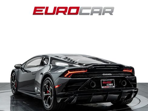 Used 2020 Lamborghini Huracan EVO AWD/4WD image 3