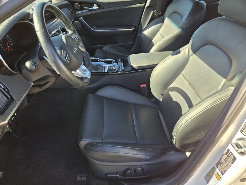 Used 2022 Kia Stinger GT-Line w/ Sun & Sound Package RWD image 11