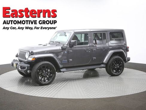Used 2025 Jeep Wrangler Unlimited Sahara AWD/4WD image 53