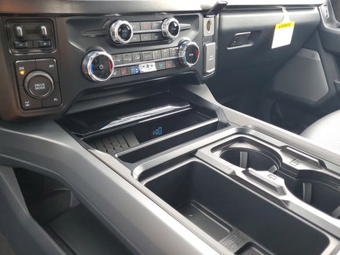 New 2026 Ford F250 Lariat w/ Black Appearance Package image 20