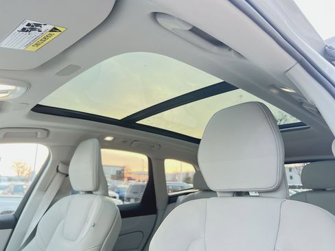 Certified 2023 Volvo XC60 B5 Plus w/ Climate Package image 24