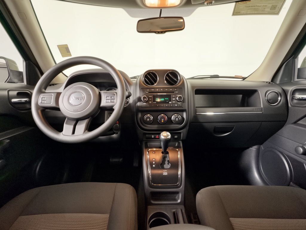 Used 2016 Jeep Patriot Sport FWD image 17