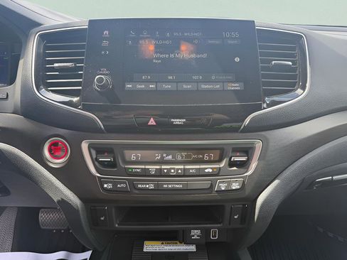 Certified 2023 Honda Passport TrailSport image 18