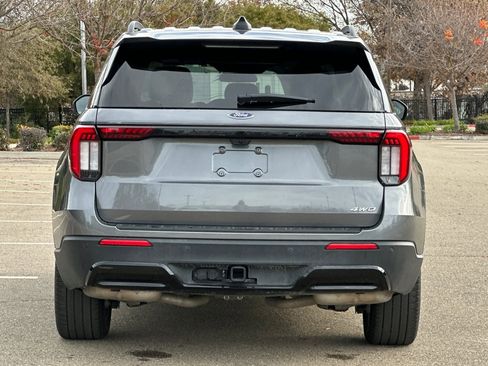 Used 2025 Ford Explorer ST-Line w/ ST-Line Street Pack image 5