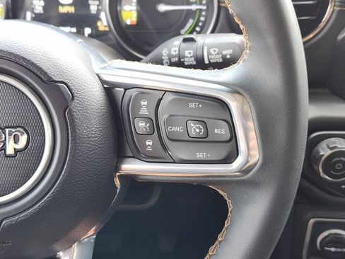 Used 2023 Jeep Wrangler Unlimited Sahara AWD/4WD image 37