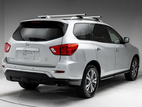 Used 2019 Nissan Pathfinder SV AWD/4WD image 31