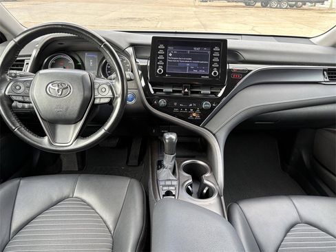 Used 2022 Toyota Camry SE image 25
