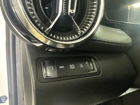 Used 2025 Chevrolet Equinox LT w/ Convenience Package II AWD/4WD image 13