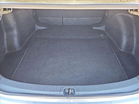 Used 2020 Toyota Corolla SE image 6