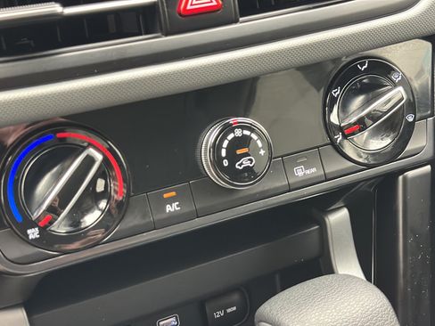 Used 2026 Kia Seltos LX AWD/4WD image 19