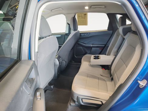 Used 2022 Ford Escape SE w/ SE Sport Appearance Package image 24