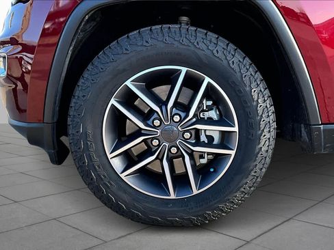 Used 2021 Jeep Grand Cherokee Limited image 11