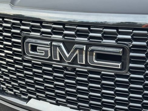 Used 2024 GMC Yukon Denali Ultimate image 8