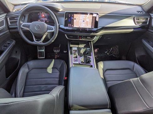 Used 2024 Volkswagen Atlas Cross Sport SEL R-Line image 17