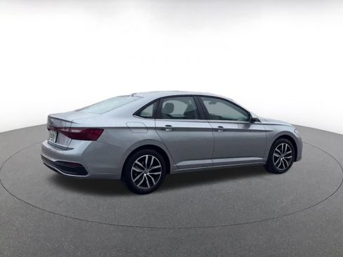 Used 2025 Volkswagen Jetta SE image 15