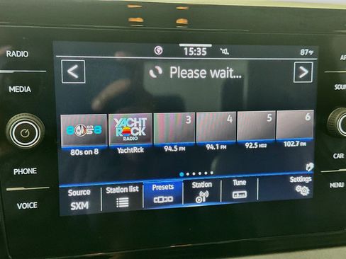 Used 2025 Volkswagen Jetta SE FWD image 21