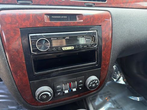 Used 2008 Chevrolet Impala LT w/ Luxury Edition Package image 38