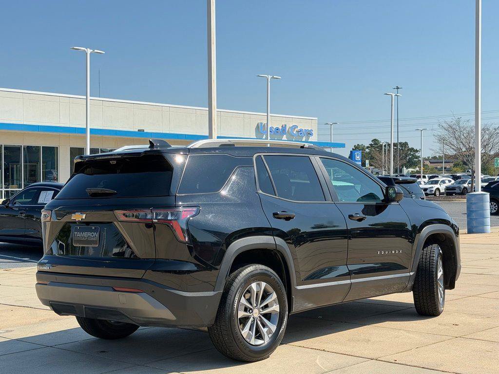 Used 2025 Chevrolet Equinox LT w/ Convenience Package II FWD image 4