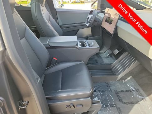 Used 2024 Tesla Cybertruck AWD Crew Cab image 16