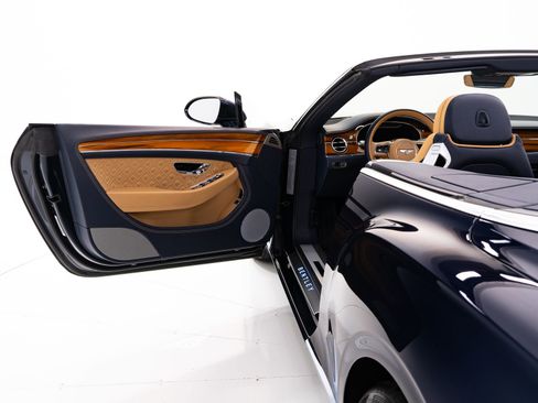 Used 2021 Bentley Continental GT AWD/4WD image 18